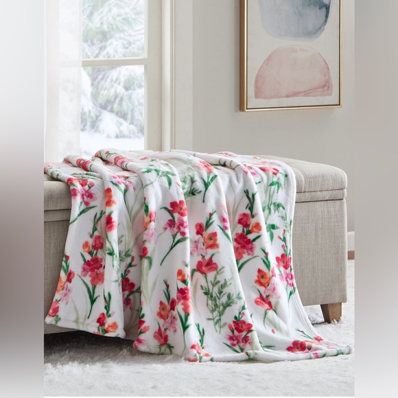 NEW Cozy Plush Printed Throw, 50" x 70" MEADOW PRINT - Picture 4 of 5